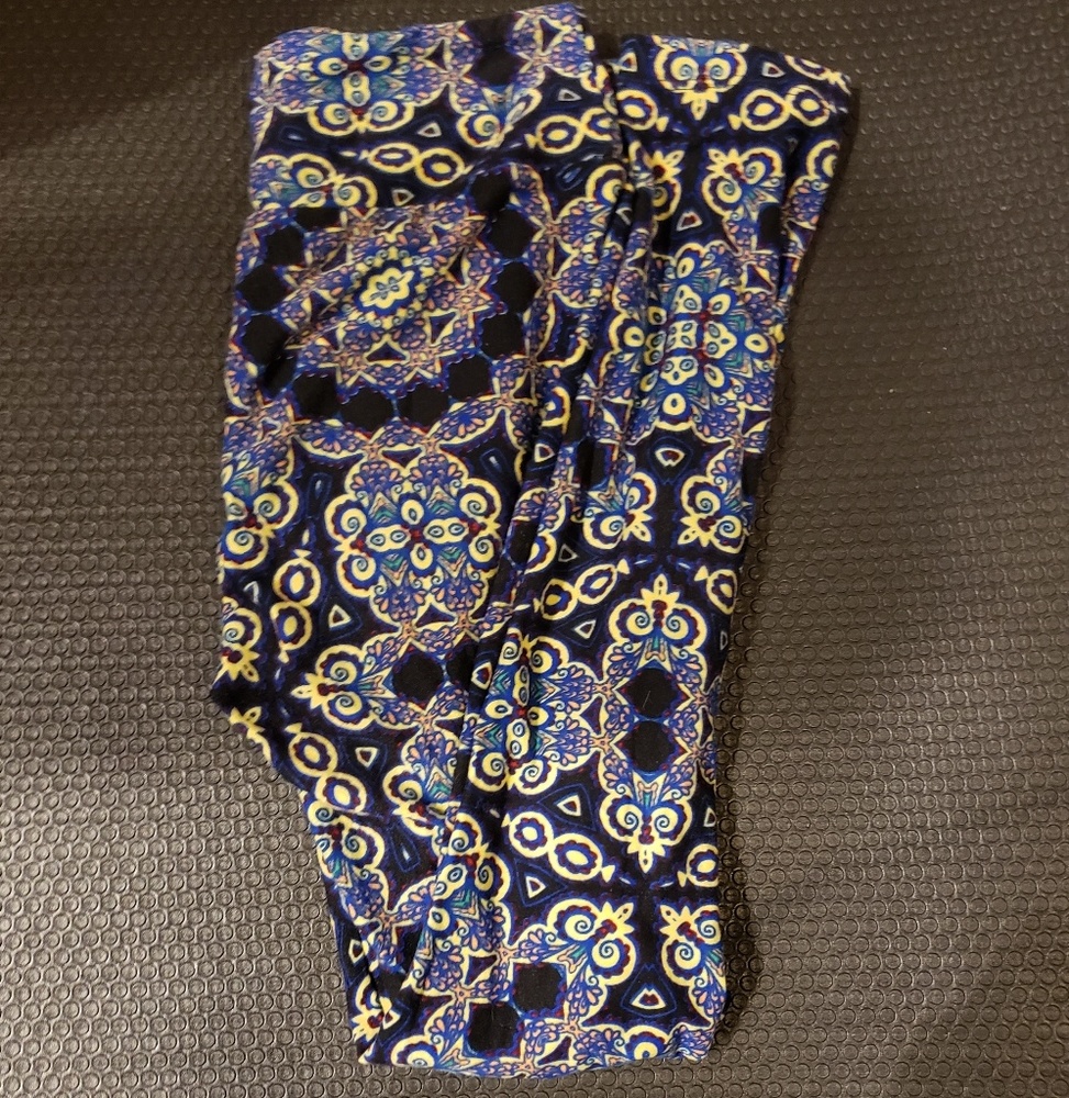 EUC Lularoe Kaleidoscope One Size Leggings